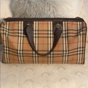 Burberry weekend bag